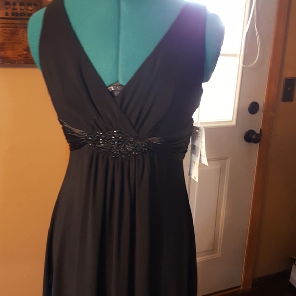 The LITTLE black dress with rbbon sequin detailing - Picture 2 of 7